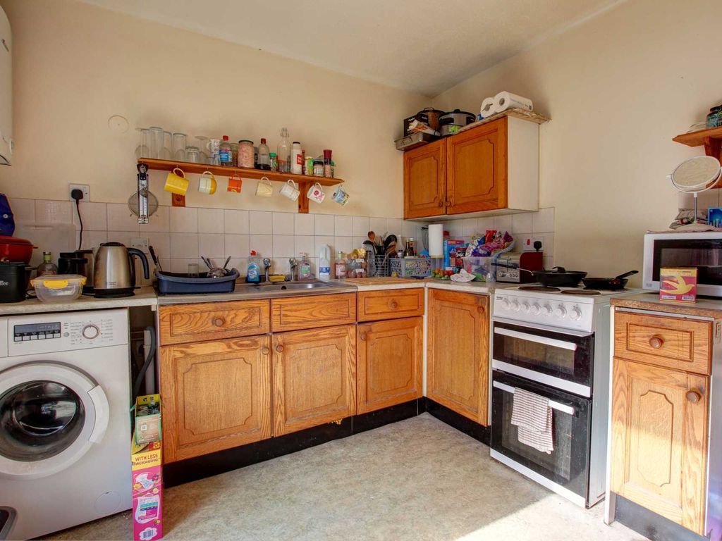 2 bed terraced house for sale in The Meadows, Gillingham SP8, £165,000