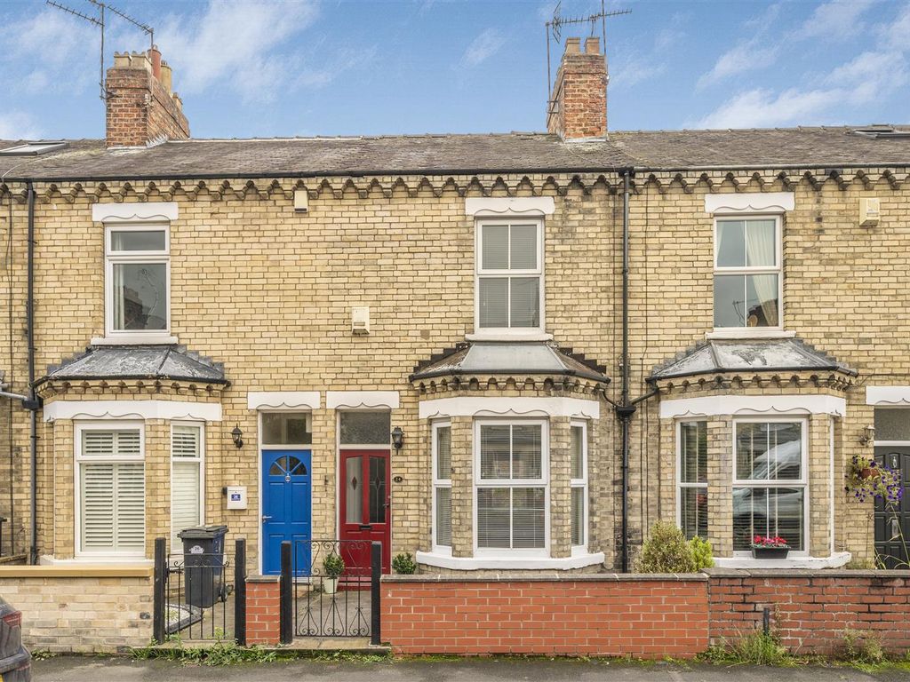 2 bed terraced house for sale in Emerald Street, The Groves, York YO31, £300,000