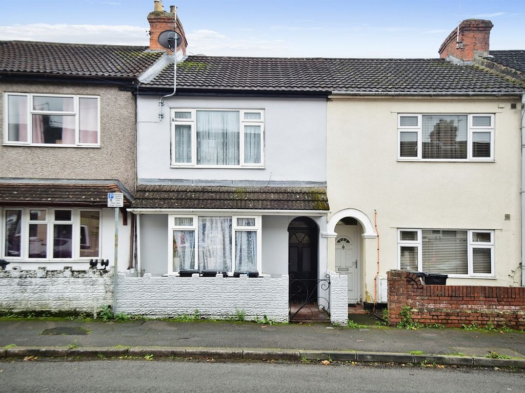 3 bed terraced house for sale in Dean Street, Swindon SN1, £225,000