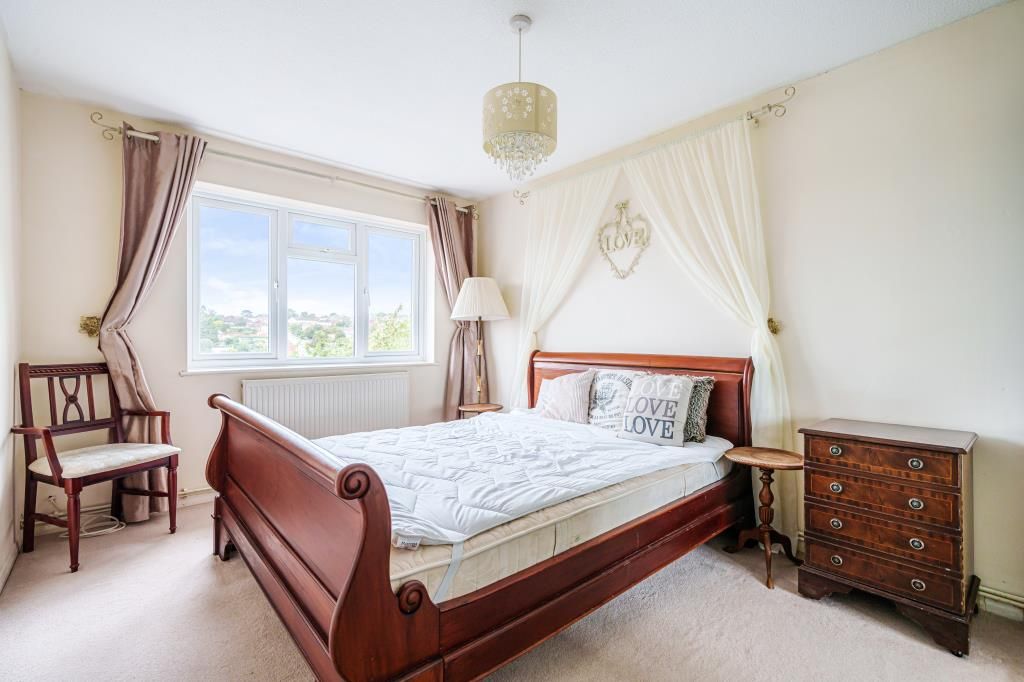 2 bed flat for sale in Chesham, Buckinghamshire HP5, £300,000