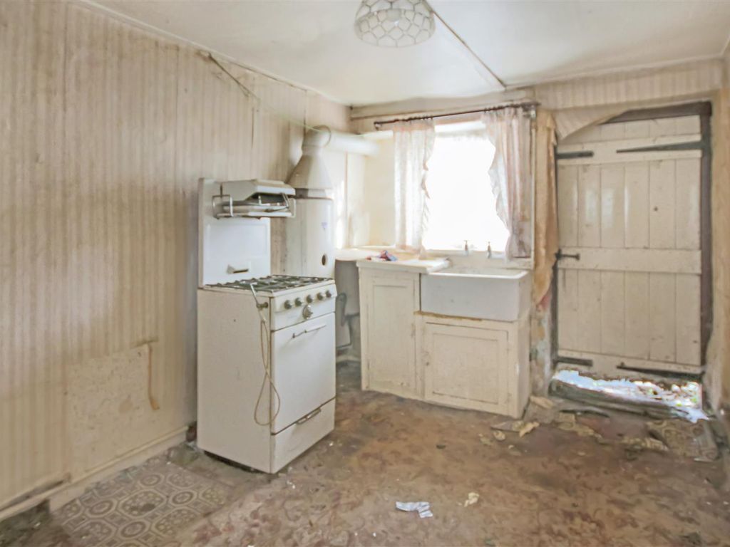 2 bed cottage for sale in High Street, Portslade Old Village, Brighton BN41, £225,000