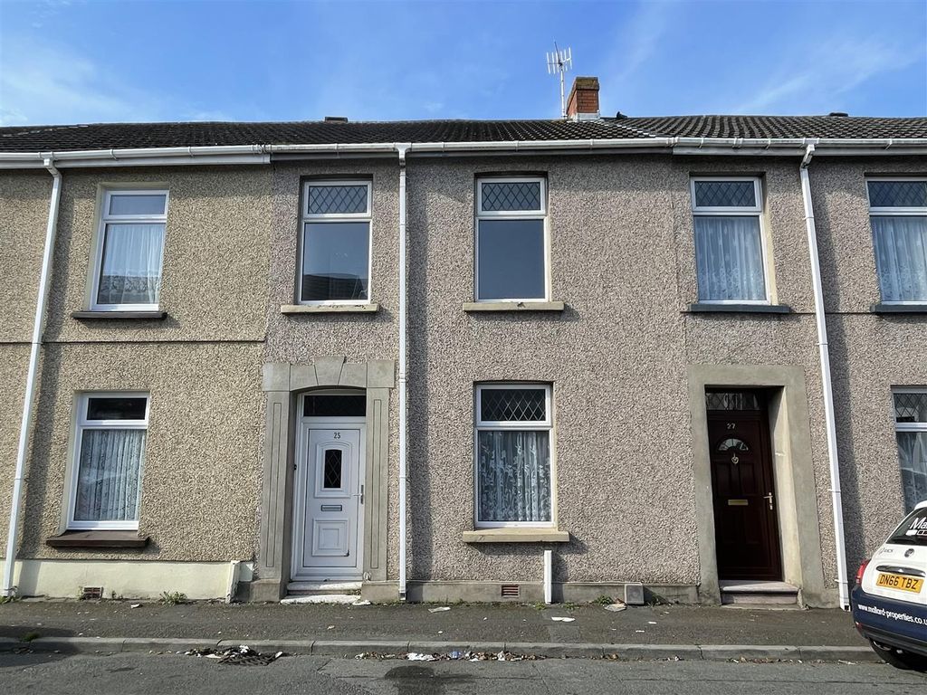 3 bed terraced house for sale in Wern Road, Llanelli SA15, £104,950
