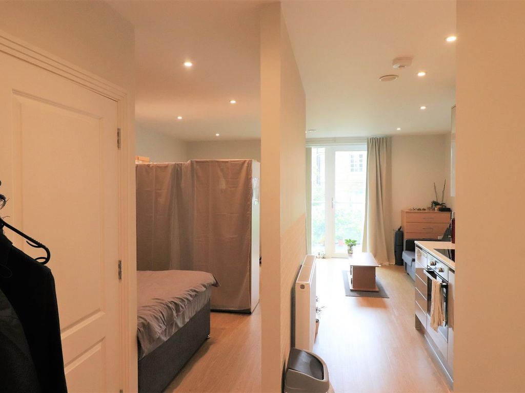 Studio for sale in Harefield Road, Uxbridge UB8, £260,000