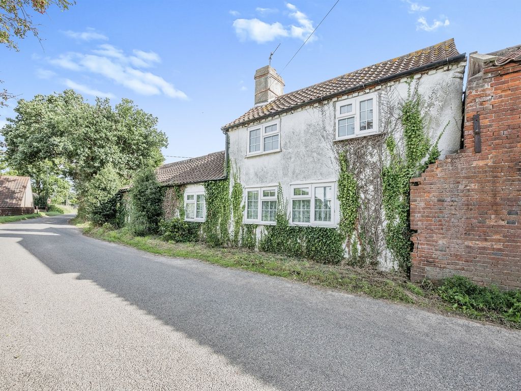 3 bed cottage for sale in Skeyton Corner, Skeyton, Norwich NR10, £140,000