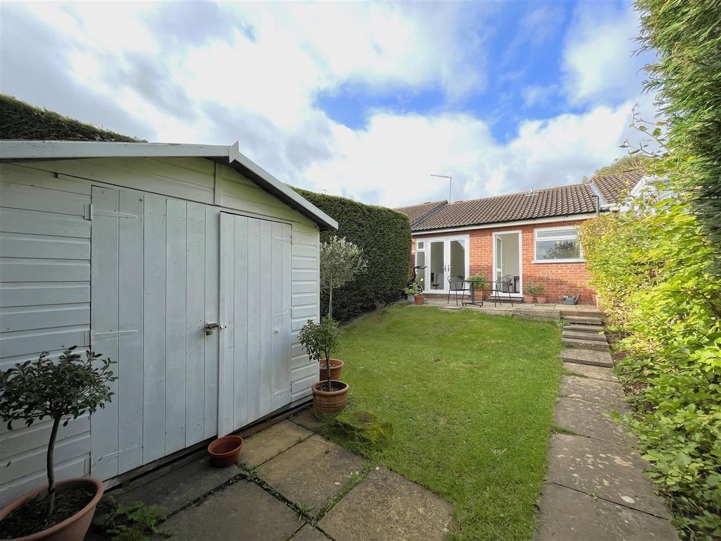 2 bed terraced bungalow for sale in Crane Close, Woodloes Park, Warwick CV34, £265,000