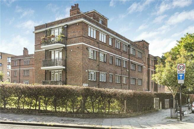 1 bed flat for sale in Queens Drive, London N4, £320,000