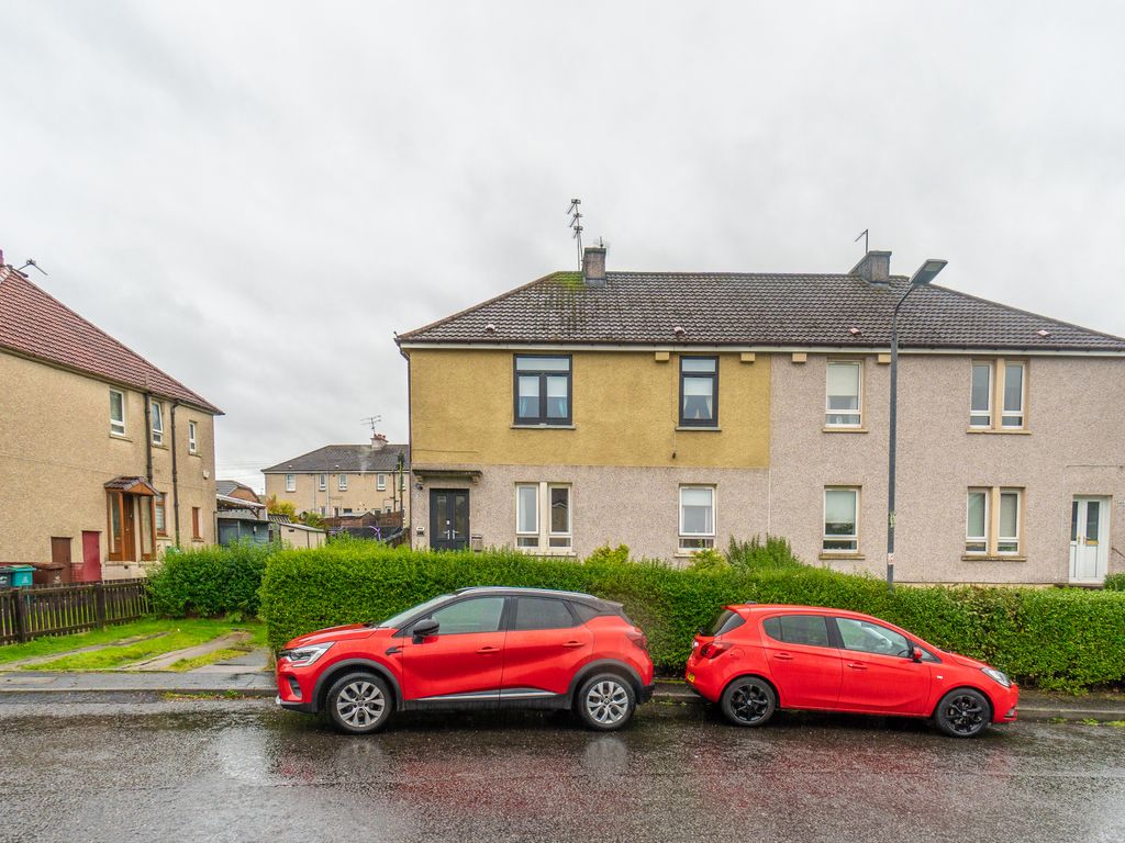 2 bed flat for sale in Donaldson Avenue, Kilsyth G65, £69,999