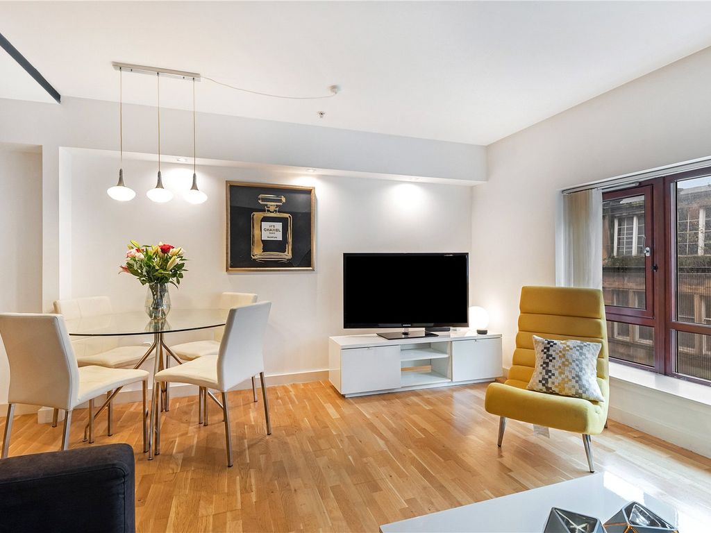 2 bed flat for sale in Mitchell Street, Glasgow G1, £200,000