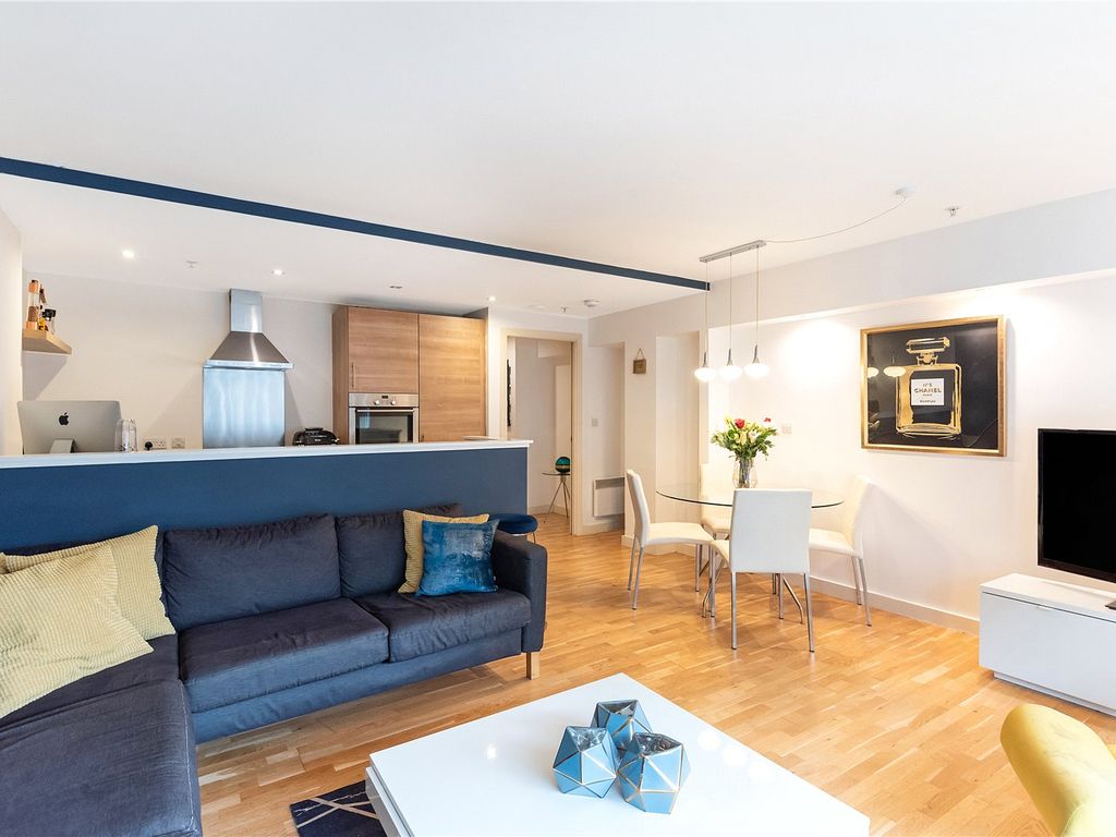 2 bed flat for sale in Mitchell Street, Glasgow G1, £200,000