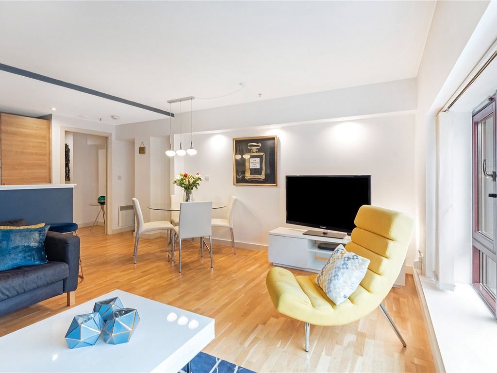 2 bed flat for sale in Mitchell Street, Glasgow G1, £200,000