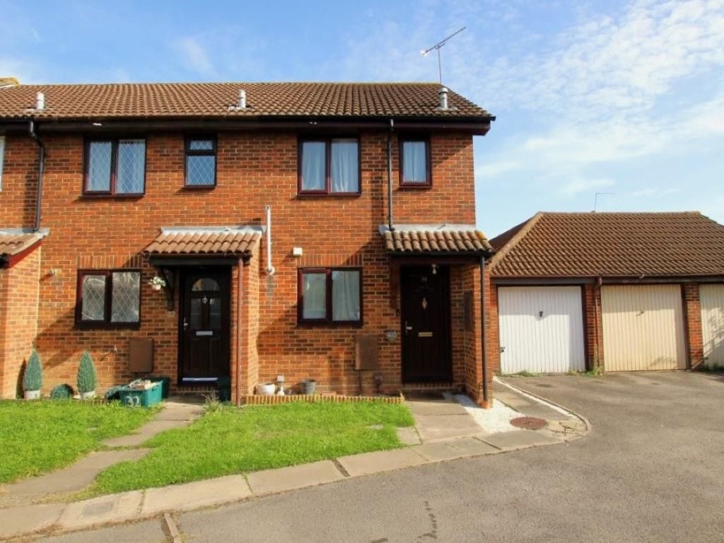 2 bed end terrace house for sale in Barclay Road, Calcot, Reading RG31, £315,000