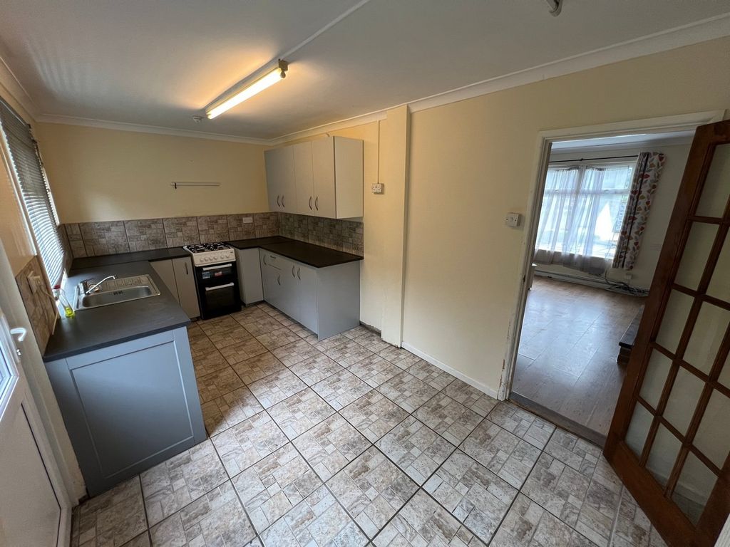 3 bed end terrace house for sale in Mountain View Tonypandy -, Tonypandy CF40, £119,950