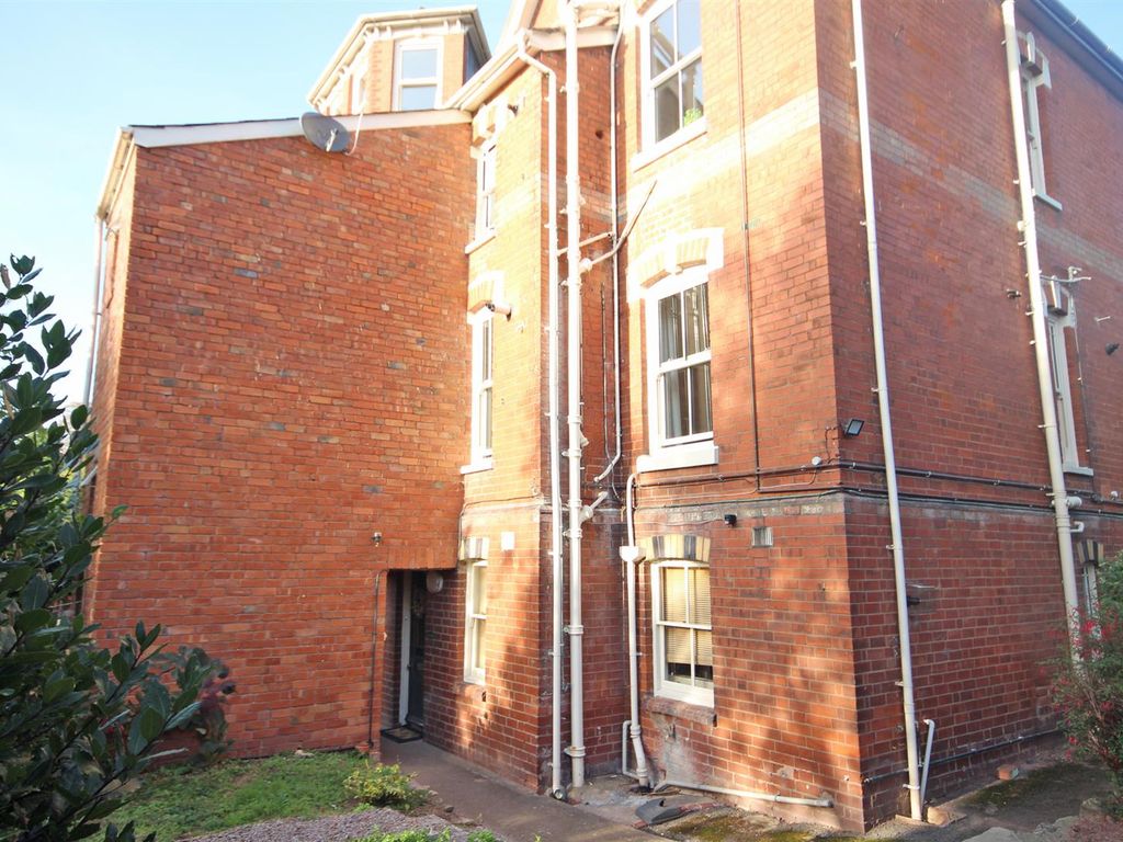 1 bed flat for sale in Bodenham Road, Hereford HR1, £155,000