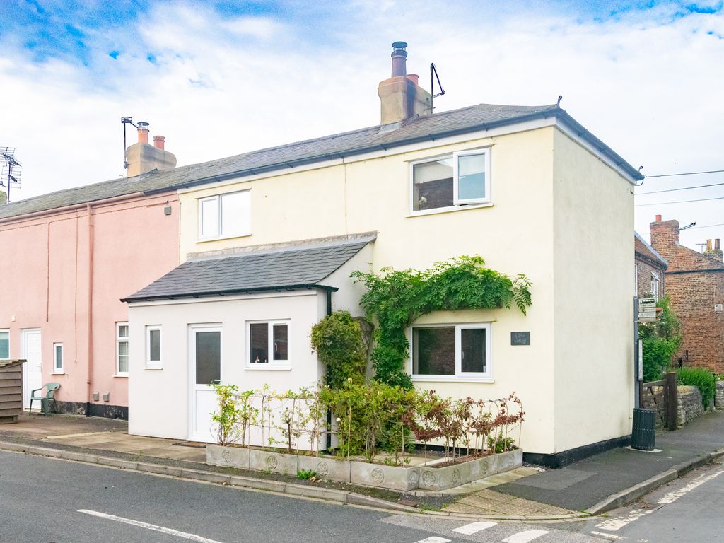 1 bed end terrace house for sale in Church Street, Tadcaster LS24, £140,000