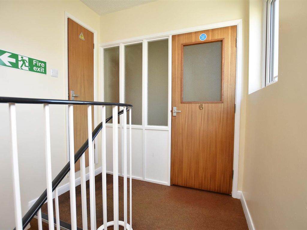 2 bed flat for sale in Devonshire Buildings, Bath BA2, £225,000