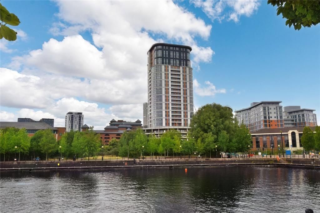 1 bed flat for sale in Furness Quay, Salford M50, £150,000
