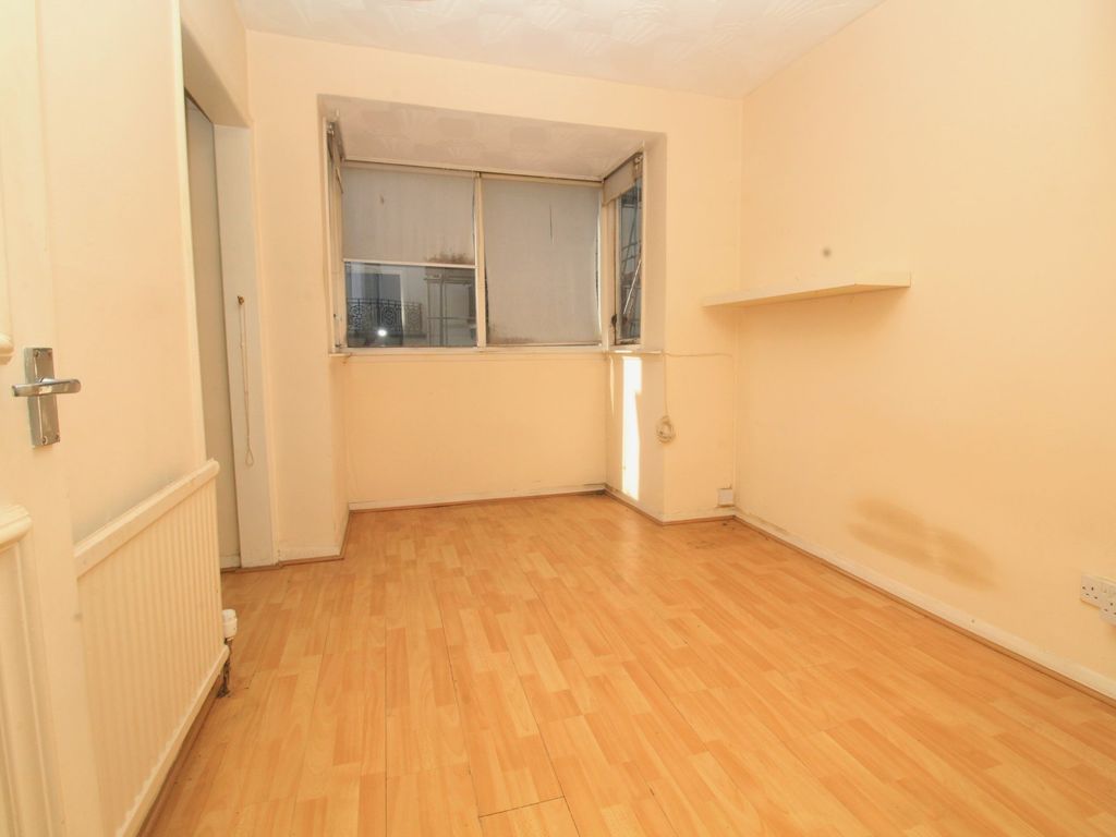 1 bed flat for sale in Bedford Place, Brighton BN1, £190,000