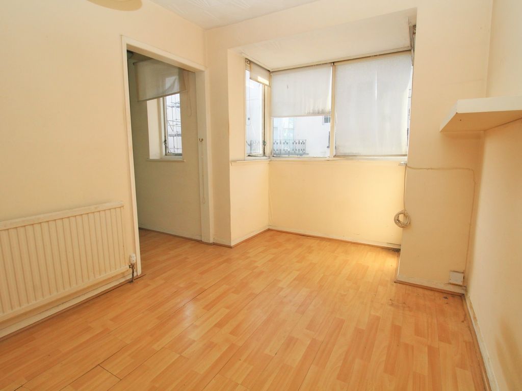 1 bed flat for sale in Bedford Place, Brighton BN1, £190,000