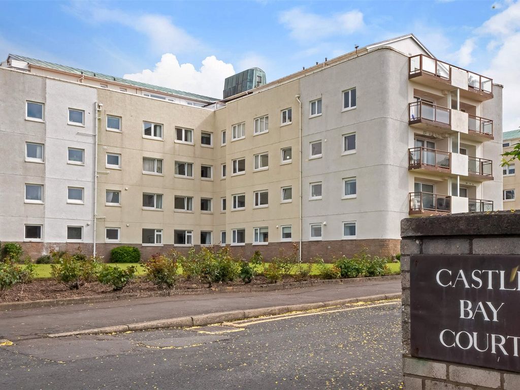 3 bed flat for sale in Castlebay Court, Largs, North Ayrshire KA30, £175,000
