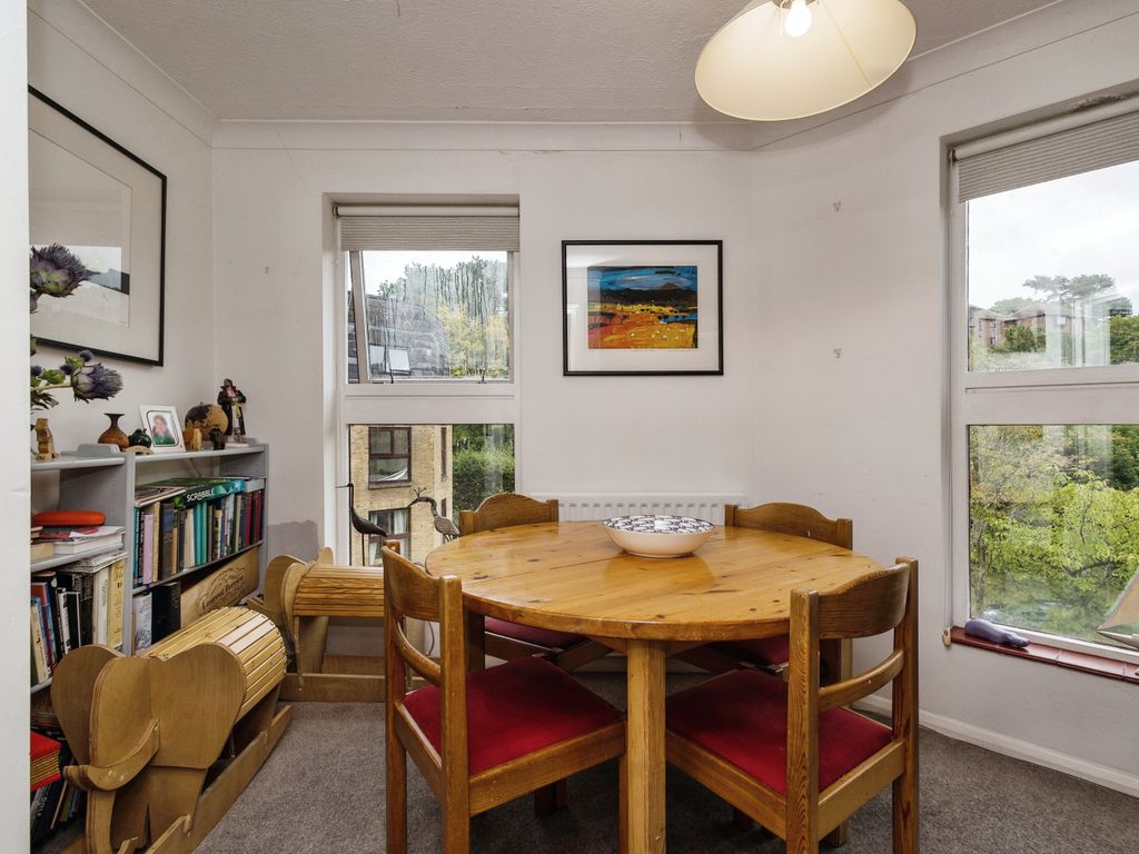 2 bed flat for sale in Chapel Fields, Charterhouse Road, Godalming, Surrey GU7, £230,000