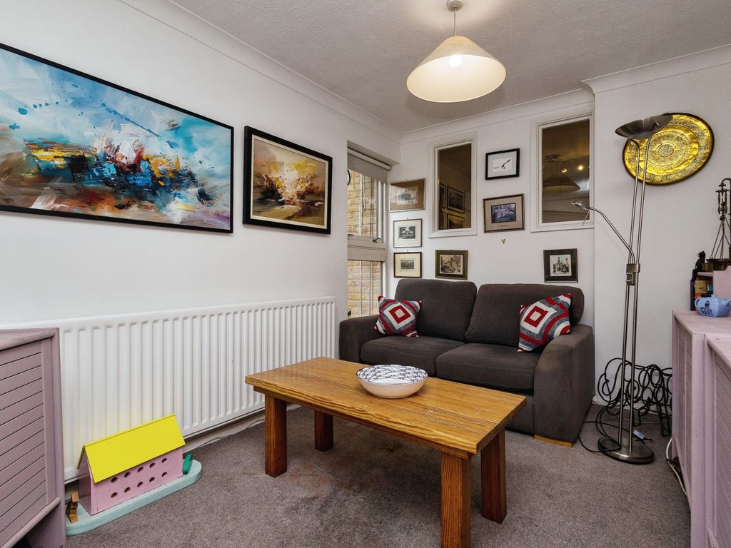 2 bed flat for sale in Chapel Fields, Charterhouse Road, Godalming, Surrey GU7, £230,000