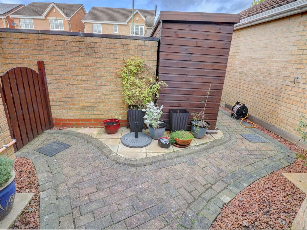 4 bed detached house for sale in Middleton Close, Consett, County Durham DH8, £184,250