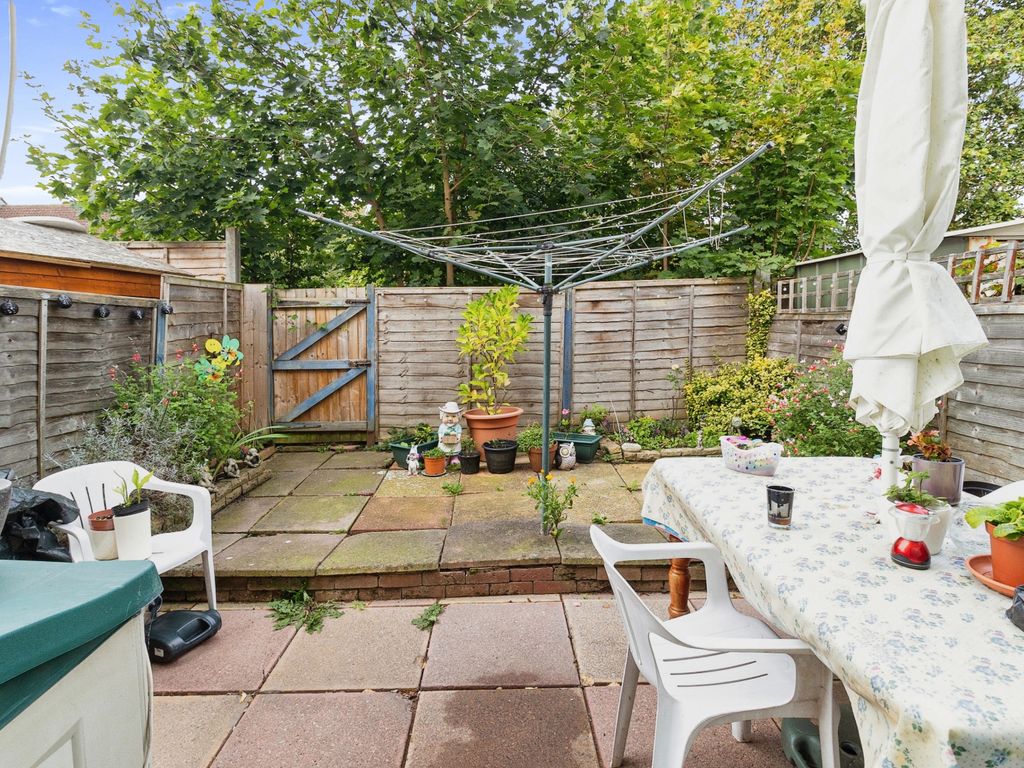 4 bed terraced house for sale in Redbridge, Stantonbury, Milton Keynes MK14, £325,000
