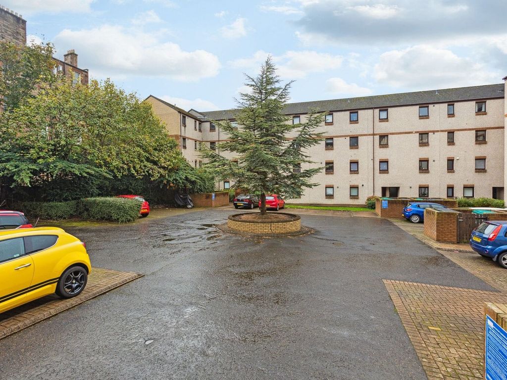 3 bed flat for sale in Craighouse Gardens, Morningside, Edinburgh EH10, £240,000