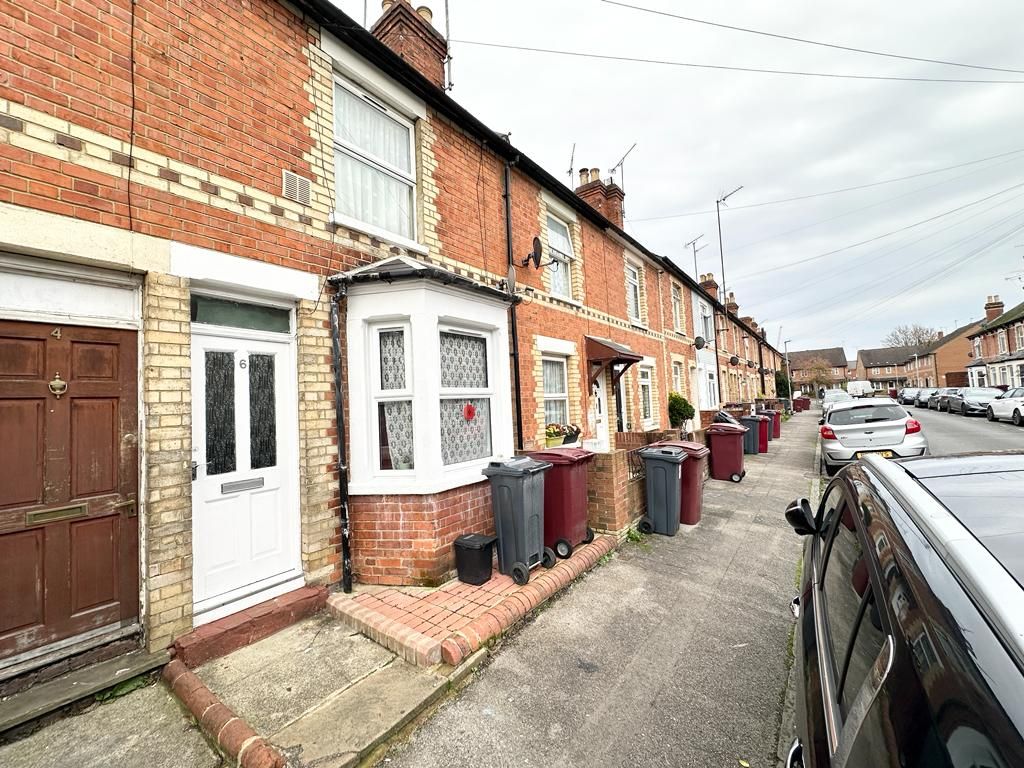 3 bed terraced house for sale in Cannon Street, Reading RG1, £320,000