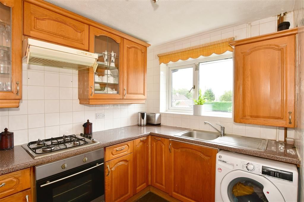 2 bed flat for sale in Sherrydon, Cranleigh, Surrey GU6, £225,000