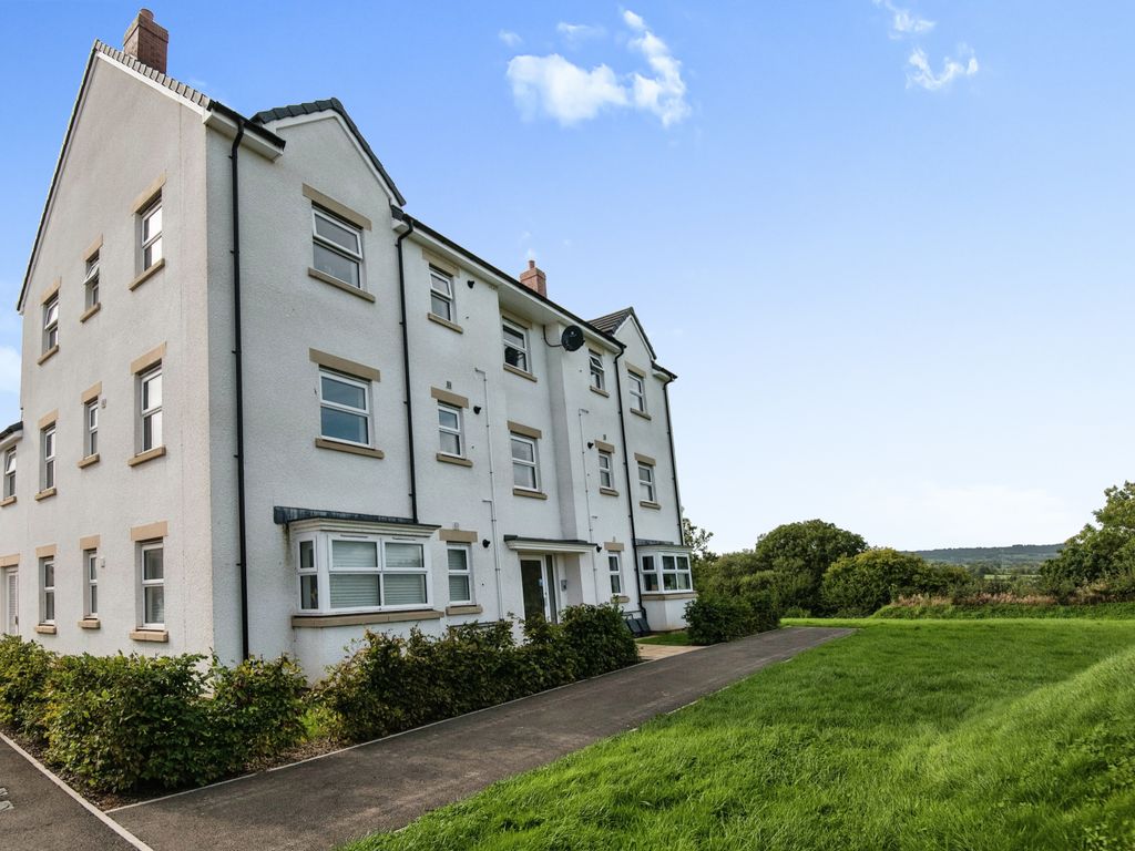 1 bed flat for sale in Meadow Acre Road, Honiton EX14, £147,500
