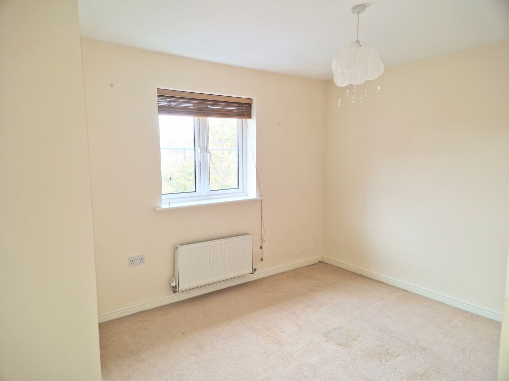 2 bed flat for sale in Skylark Road, North Cornelly, Bridgend CF33, £115,000