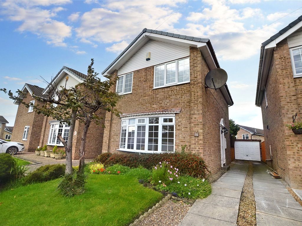 3 bed detached house for sale in Stone Brig Lane, Rothwell, Leeds, West Yorkshire LS26, £275,000