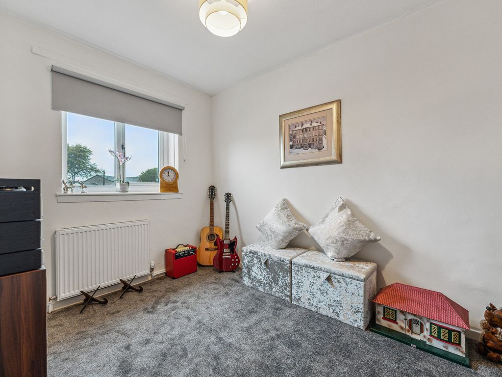 2 bed flat for sale in Bonnyton Drive, Eaglesham, East Renfrewshire G76, £115,000