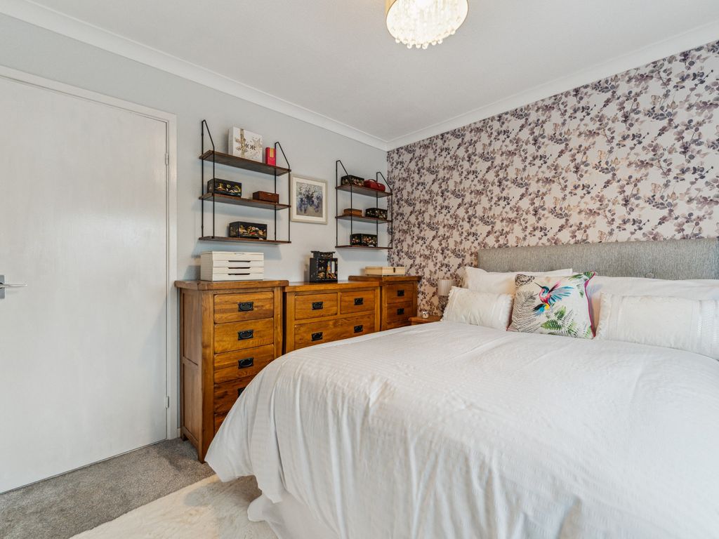 2 bed flat for sale in Bonnyton Drive, Eaglesham, East Renfrewshire G76, £115,000