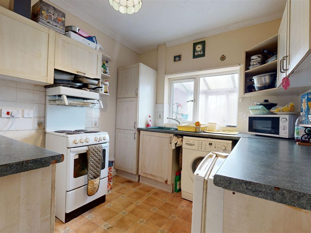 3 bed semi-detached house for sale in Stradling Avenue, Weston-Super-Mare BS23, £180,000