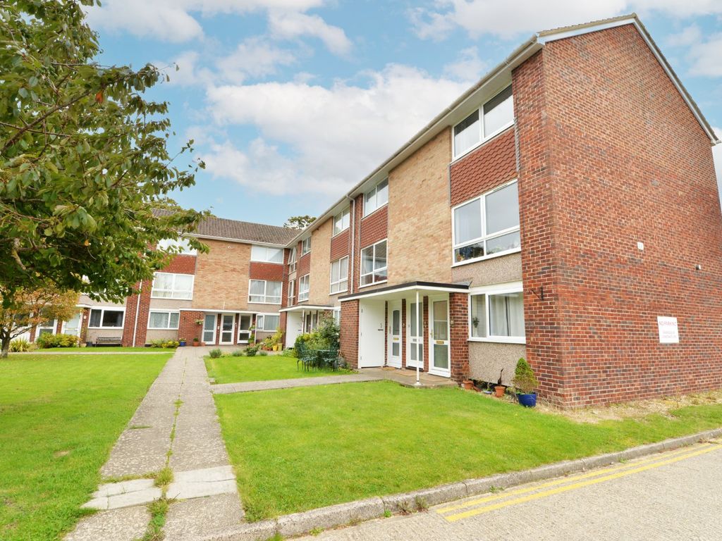 2 bed flat for sale in Forest Court, New Milton, Hampshire BH25, £210,000