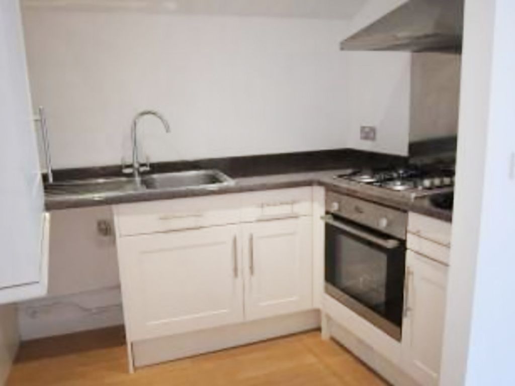 2 bed flat for sale in Ruanlanihorne, Truro TR2, £200,000