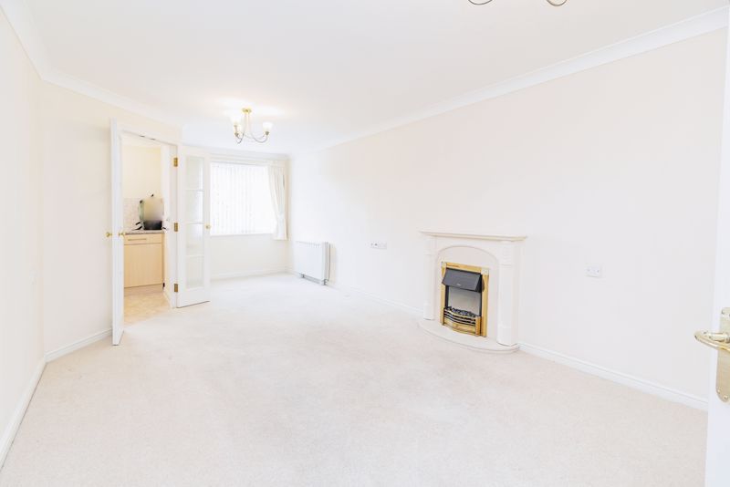 1 bed flat for sale in Pearl Court, Aylesbury HP21, £140,000