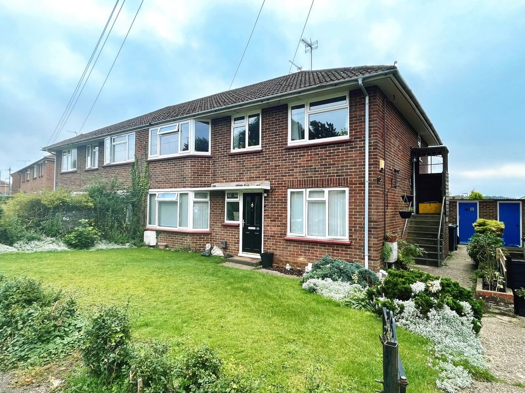 2 bed maisonette for sale in Water Ridges, Oakley, Basingstoke RG23, £215,000