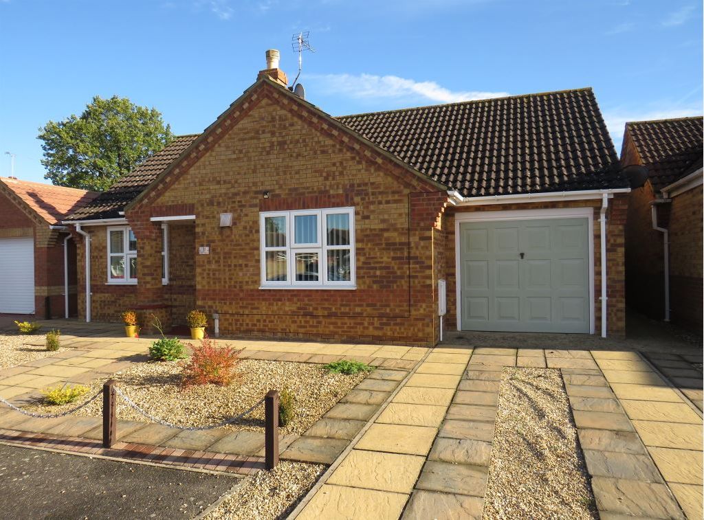 2 bed detached bungalow for sale in Tern Close, Watton, Thetford IP25, £290,000