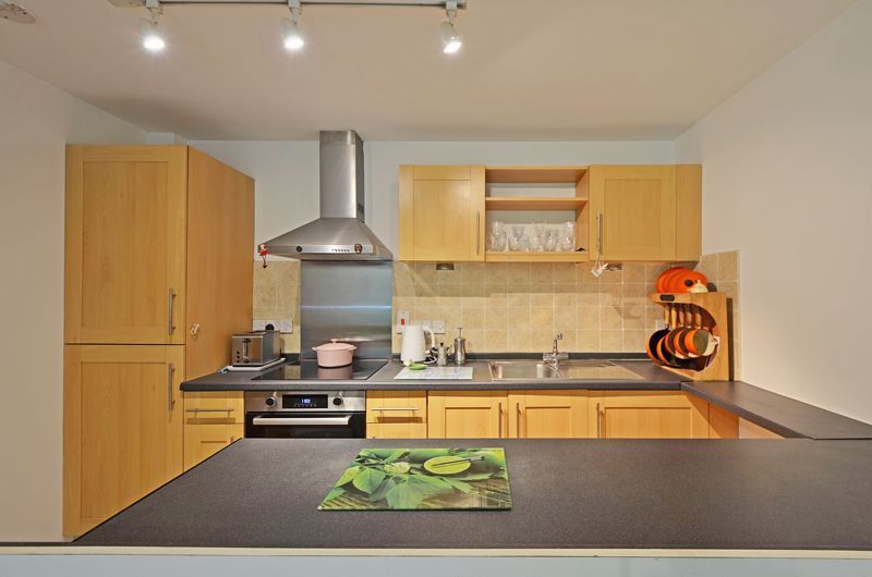 1 bed flat for sale in College Hill, Penryn TR10, £175,000