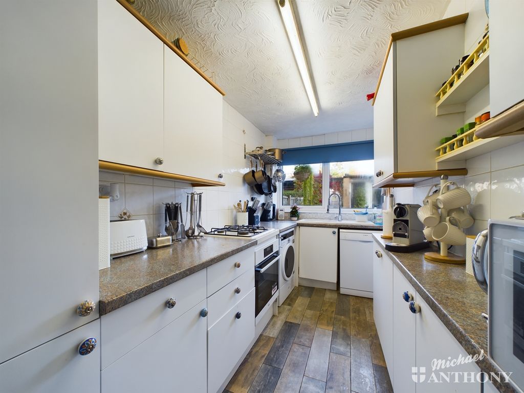 4 bed terraced house for sale in Avon Walk, Leighton Buzzard, Bedfordshire LU7, £290,000