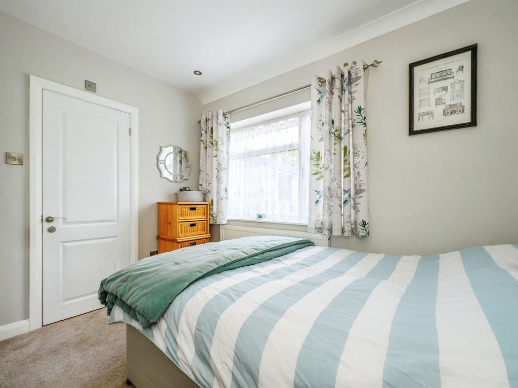 2 bed detached bungalow for sale in Old Derby Road, Ashbourne DE6, £325,000