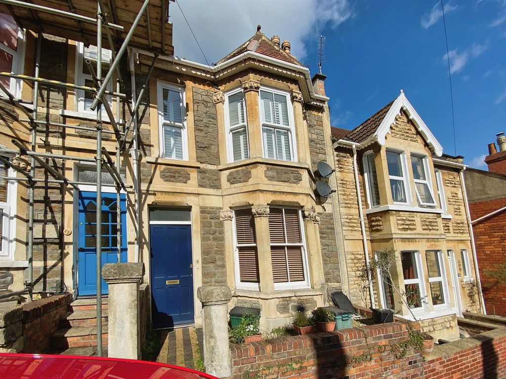 1 bed flat for sale in Queenwood Avenue, Bath BA1, £250,000