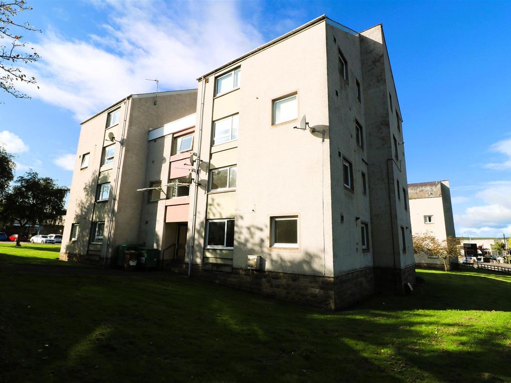 2 bed maisonette for sale in North Port, Elgin IV30, £90,000