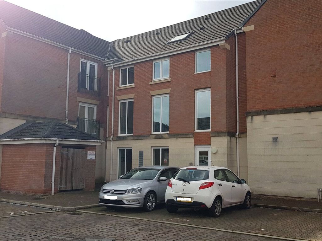 2 bed flat for sale in Weavers Court, Buckshaw Village, Chorley PR7, £75,000