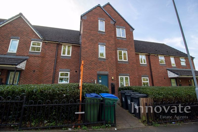 2 bed flat for sale in Groveland Road, Tipton DY4, £110,000