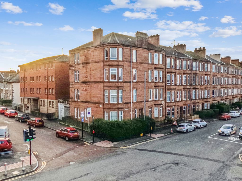 1 bed flat for sale in Kings Park Road, Kings Park, Glasgow G44, £139,000