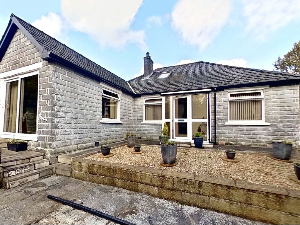 3 bed bungalow for sale in Pencader, Carmarthenshire SA39, £275,000